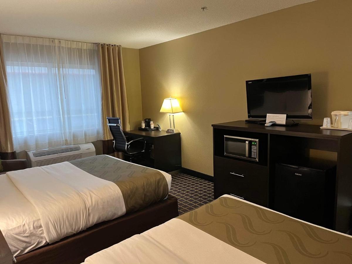 Quality Inn & Suites Bradford Exterior foto